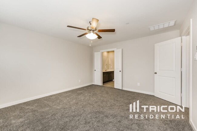 Photo - 1106 Fallgate Dr