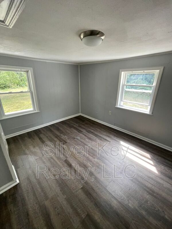 Photo - 1209 Hilltop Dr NE