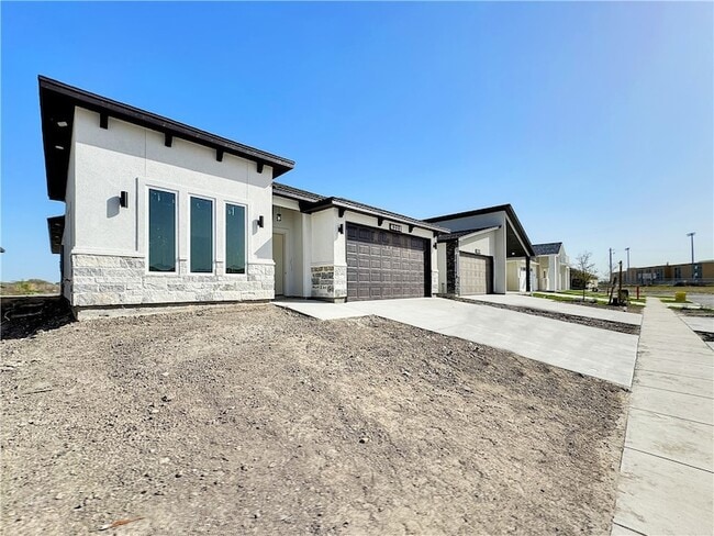 Photo - 6222 Sadie St