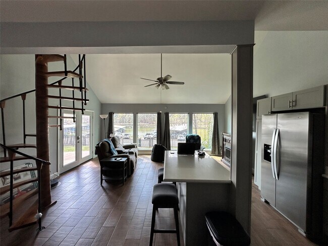 Photo - 30 Harbour Ln