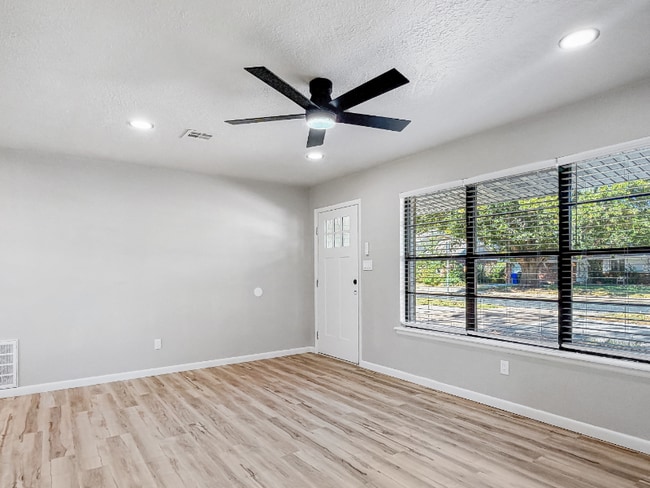 Photo - 1702 W Boyd St