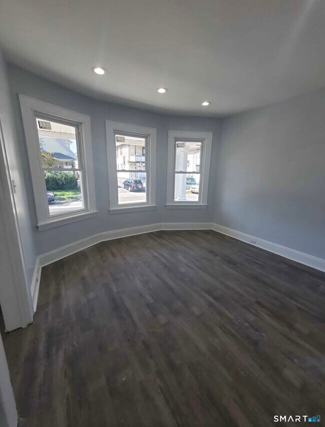 100 Horace St