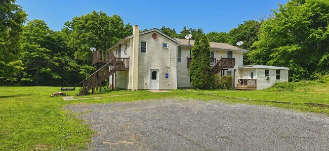 Photo - 598 N Quaker Ln Unit 1