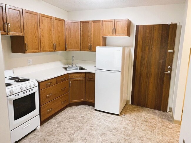 Building Photo - 13516-102 102 St NW Unit 209