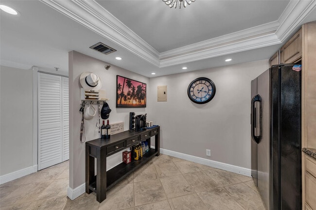 Photo - 2900 NE 14th Street Causeway Unit 202