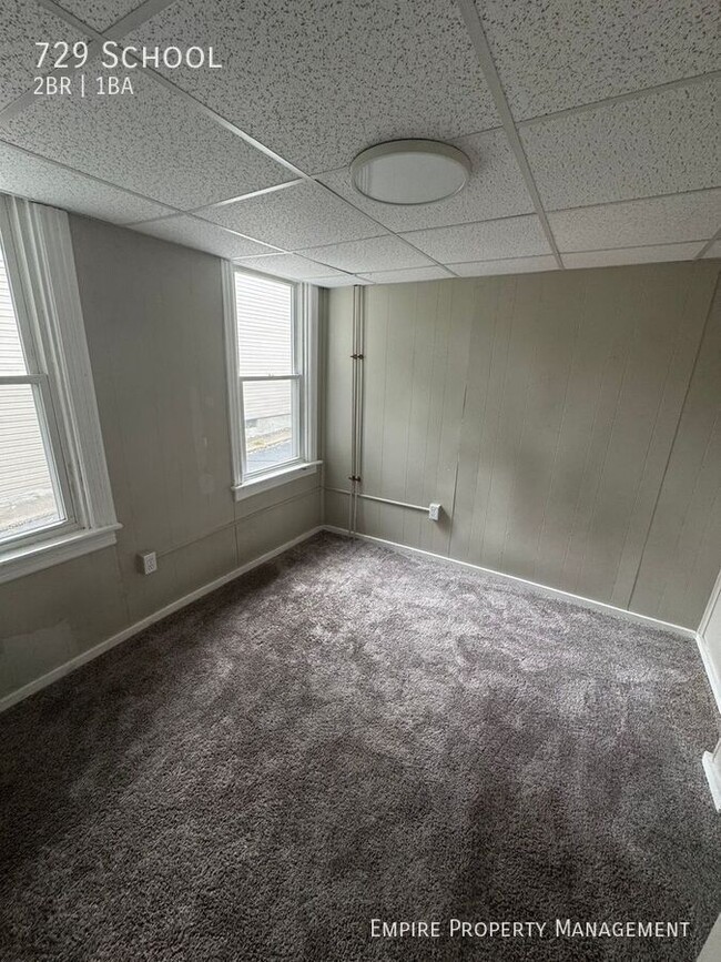 Photo - 729 School-