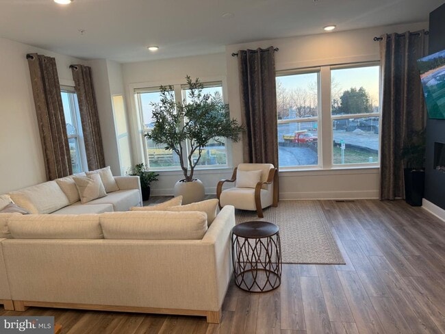 Photo - 14305 Dowitcher Wy