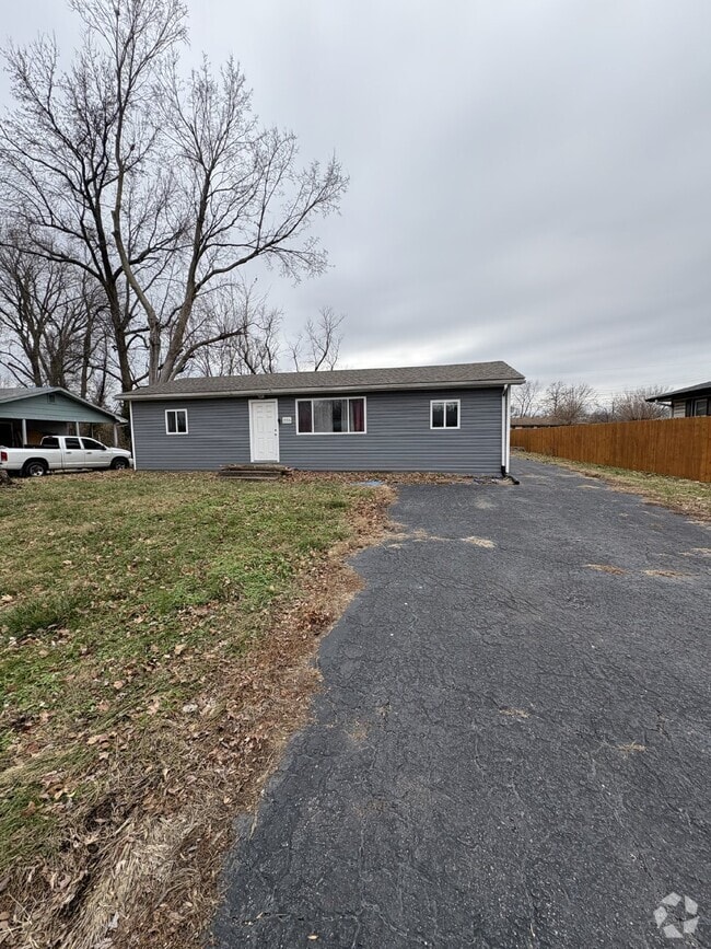 Building Photo - "3-Bedroom Retreat in Cahokia Heights – Co... Rental