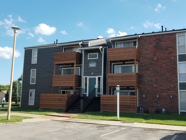 Hillside on Madison - Hillside on Madison Apartments
