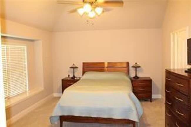 Photo - Great Location, available NOW!