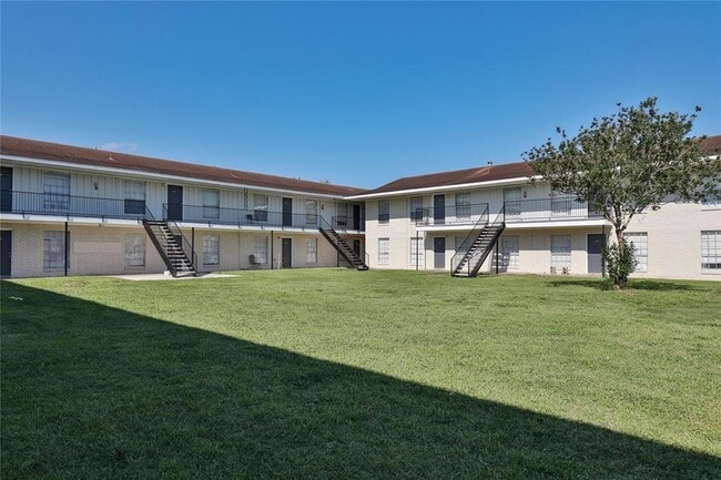 Photo - 310 Yaupon St Apartment Unit 610