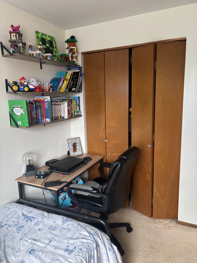 Photo - 520 NW Lateen St