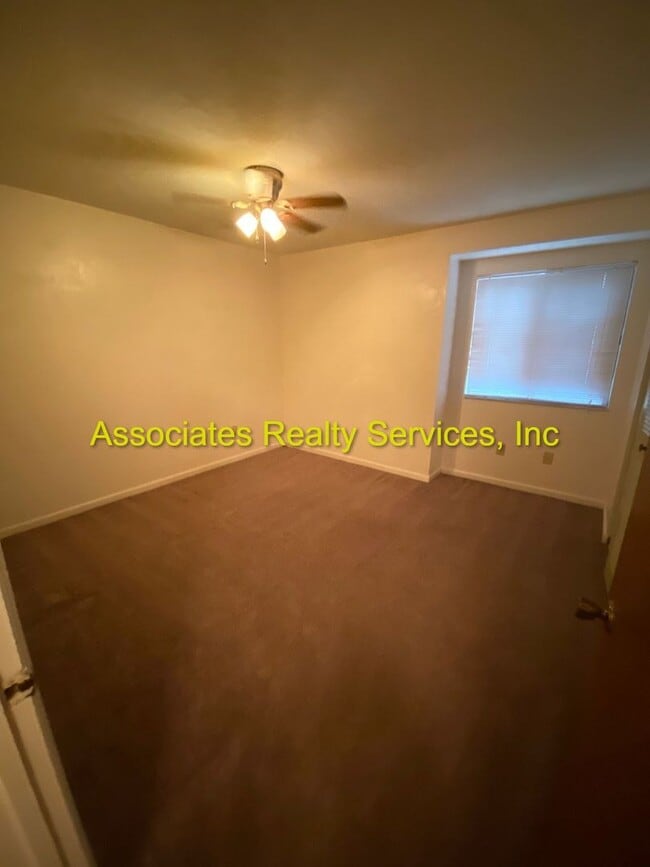 Photo - Cute Foxmoor 2/1.5 Townhome