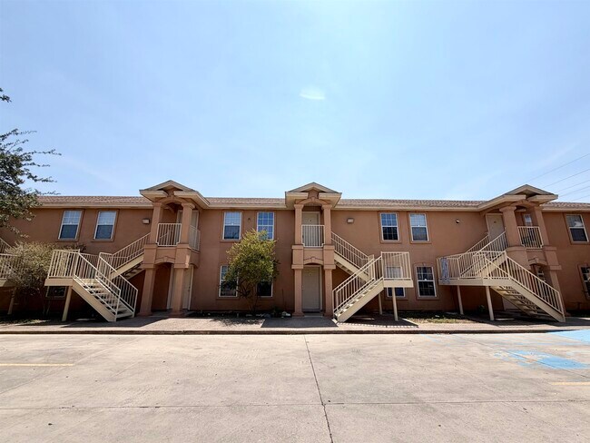 Building Photo - 419 W Eistetter St Unit 10
