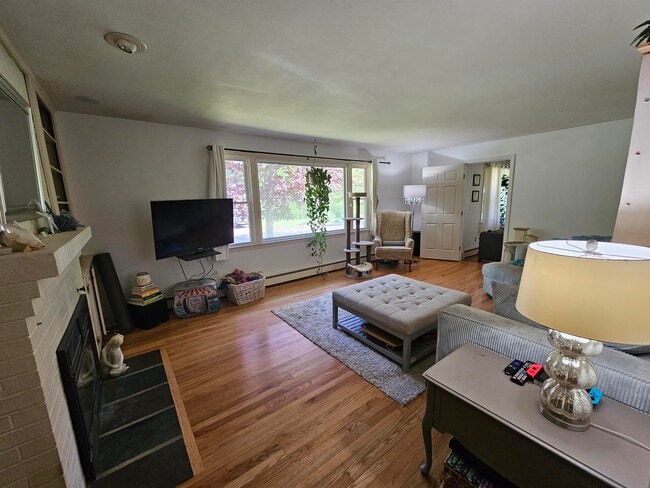 Photo - 2 Hampshire Ave