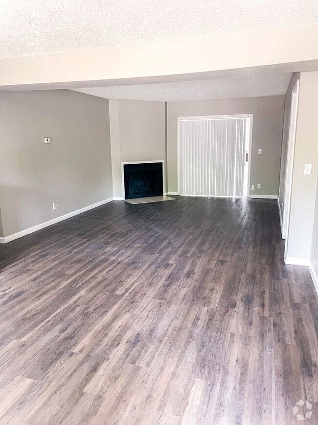 Building Photo - 2427 E 55th Pl Unit 2427 E. 55th Pl. 55 Rental