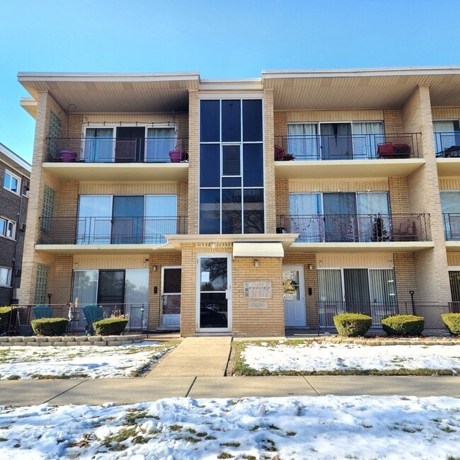 Building Photo - 10332 S Komensky Ave Unit B