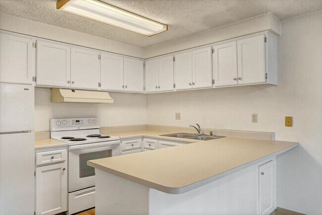 El Sereno Apartments