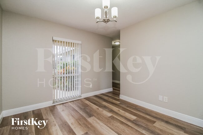 Photo - 118 Ruby Red Ln