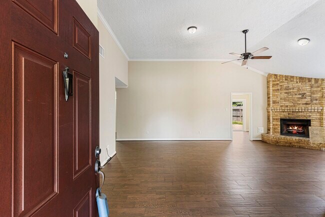 Photo - 21435 Deerhaven Dr