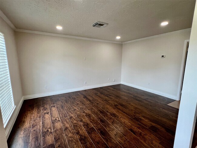12110 Murr Way