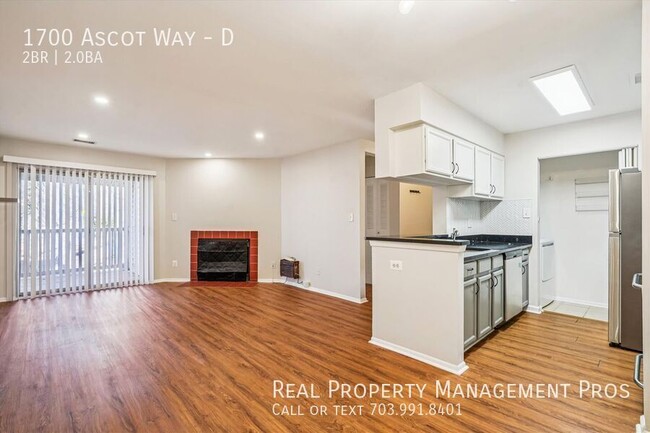 Photo - 1700 Ascot Way Unit D