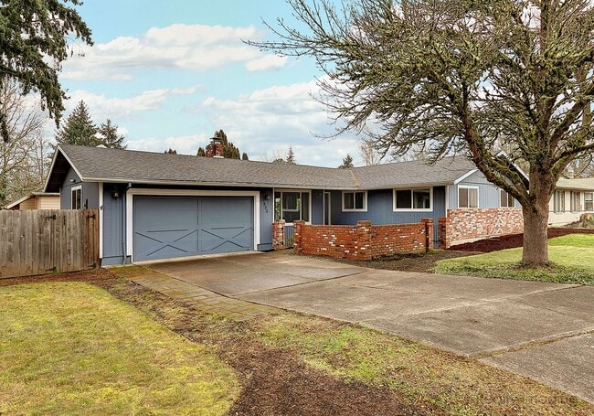 Photo - 823 NW 7th Ave