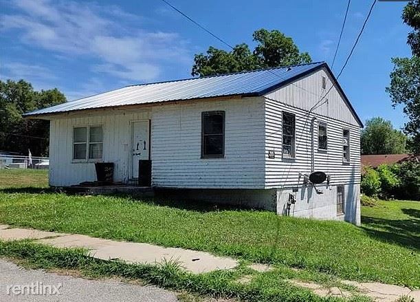 2 br, 1 bath House - 207 South Locust Street - 2 br, 1 bath House - 207 South Locust Street