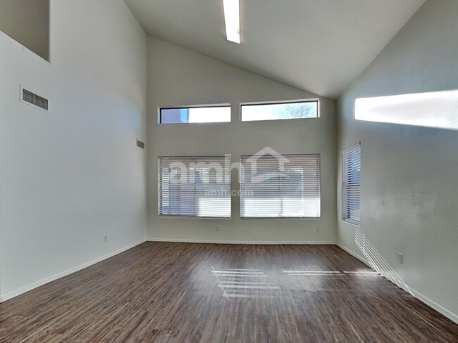 Photo - 6208 S 52nd Dr