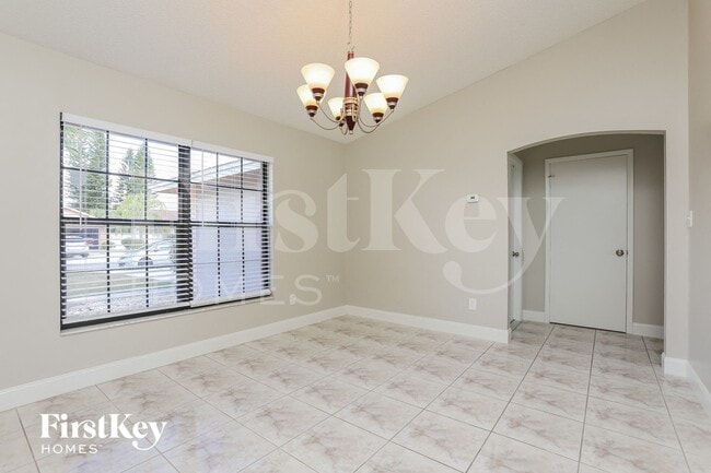 Photo - 2778 Muscatello St