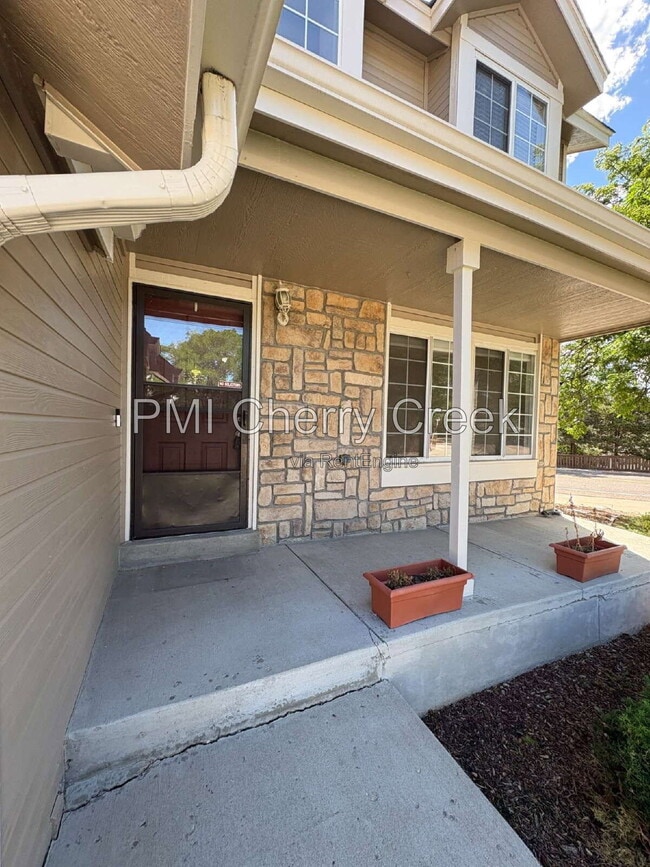 Photo - 812 Thames St