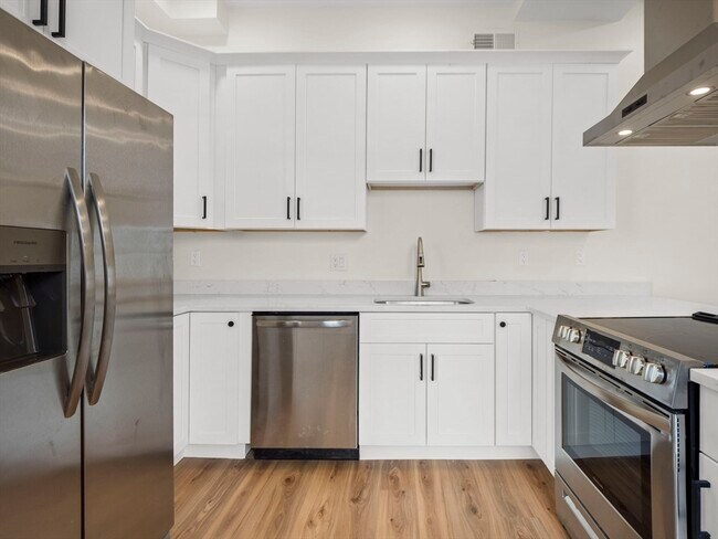 Photo - 14 William St Unit 4