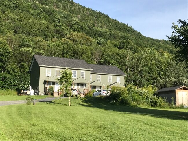 Building Photo - 96 Hogsback Dr