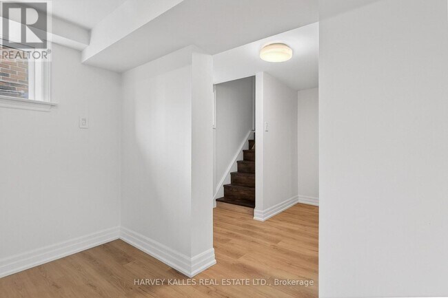 Photo - 67 Robinglade Dr