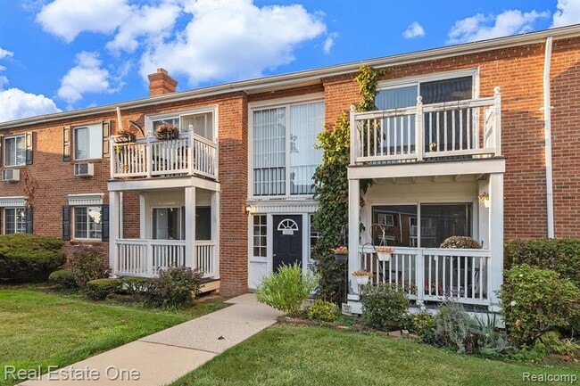 Photo - 2420 Parmenter Blvd Unidad 206