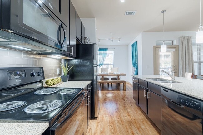 Photo - This Is the One! Unit DW4