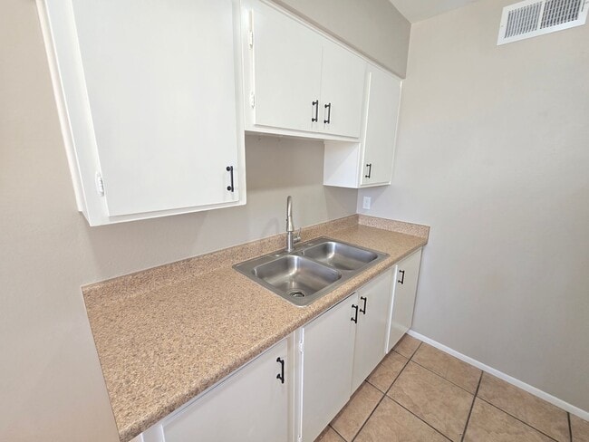 Photo - Great Location! Remodeled 1 bed 1 bath