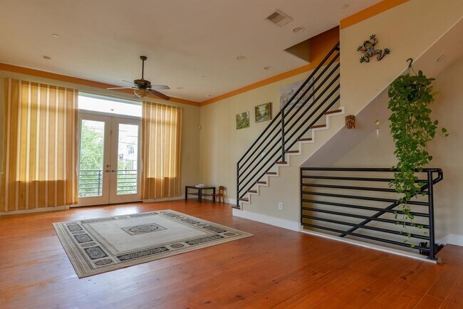Photo - 1807 W Webster St