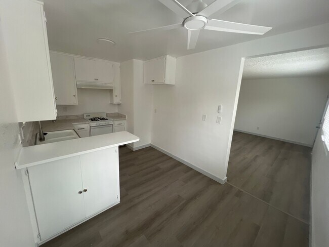 Photo - 2 Bedroom 1.5 Bath $2,450!! $500 Off the 1st Month