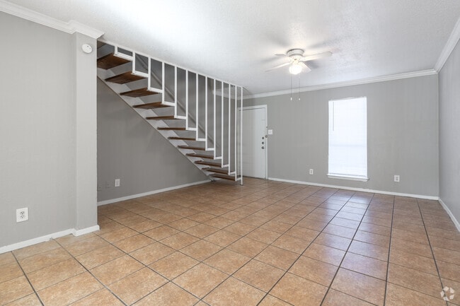 2BR, 1.5BA - 1,010SF - Living Room