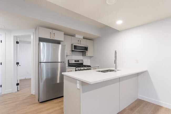 Photo - 8305-8387 87 St NW Unit BSMT 8305