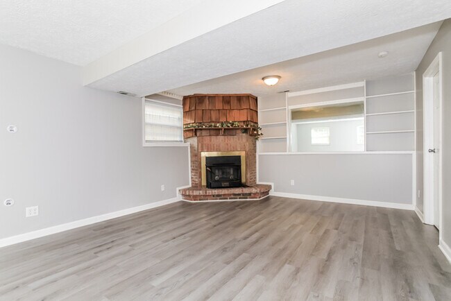 Photo - Beautiful 3 Bedroom Bi-Level Home