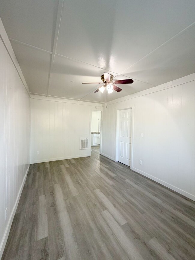 Photo - Thorpe Duplexes Unit 290.5 Thorpe