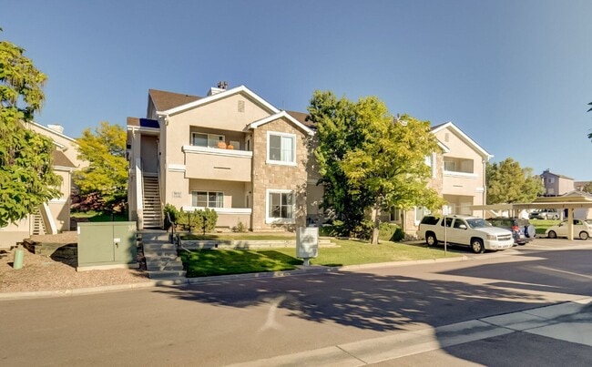 Building Photo - 3855 Strawberry Field Grove Unit Apt D