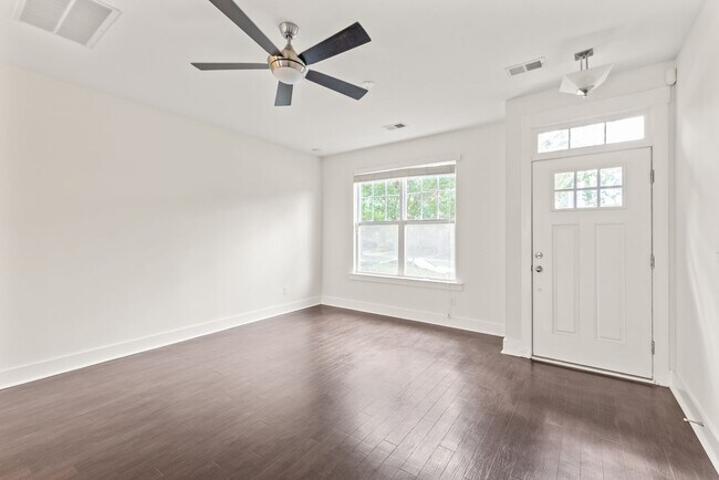 Photo - 2 Bedroom Townhome in Brightwalk!