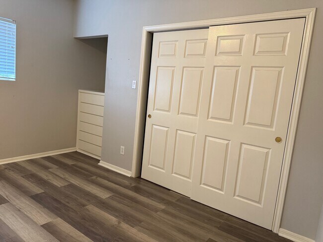 Photo - 400 W Texas Ave Unit 2