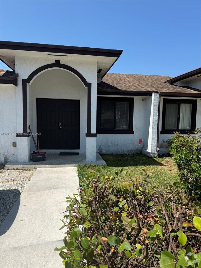 Building Photo - 26735 SW 139th Ave Unit A Rental