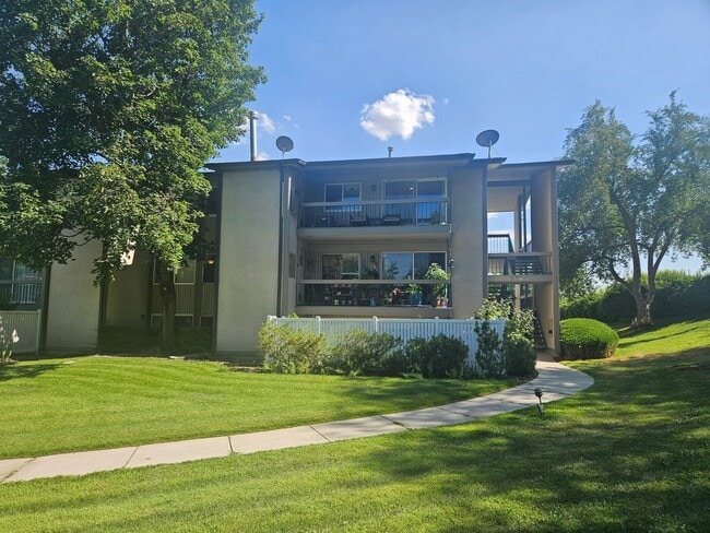 Building Photo - 5704 S Waterbury Way