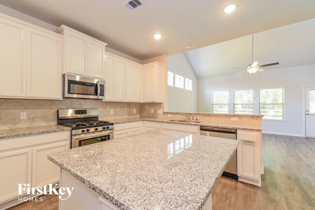 Photo - 317 Lk Wy Cir
