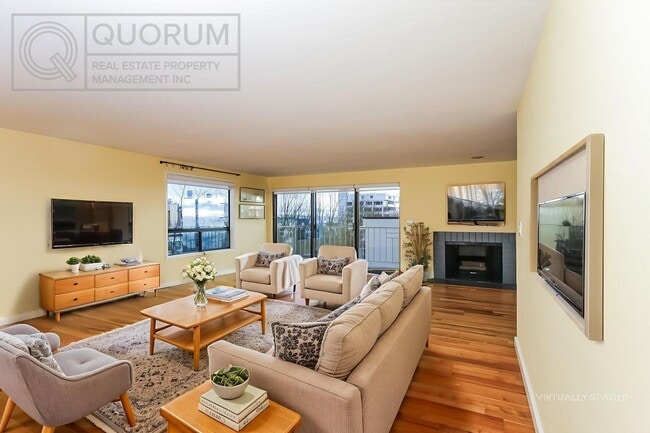 Building Photo - Spectacular Top Floor Condo with Stunning Views in Queen Anne Unit 402
